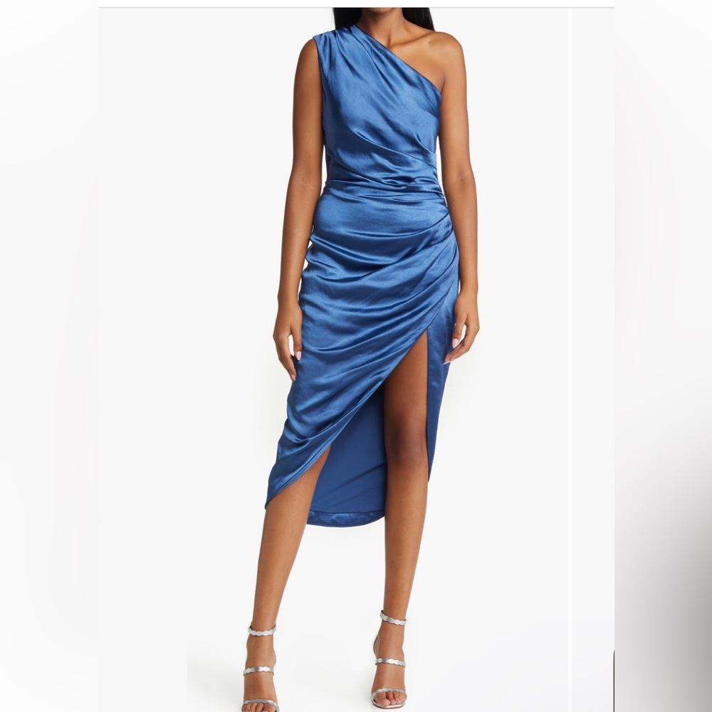 Elliatt One-Shoulder Satin Midi Dress in Blue